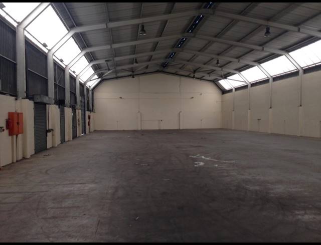1,219M² FACTORY TO LET IN AIRPORT INDUSTRIA